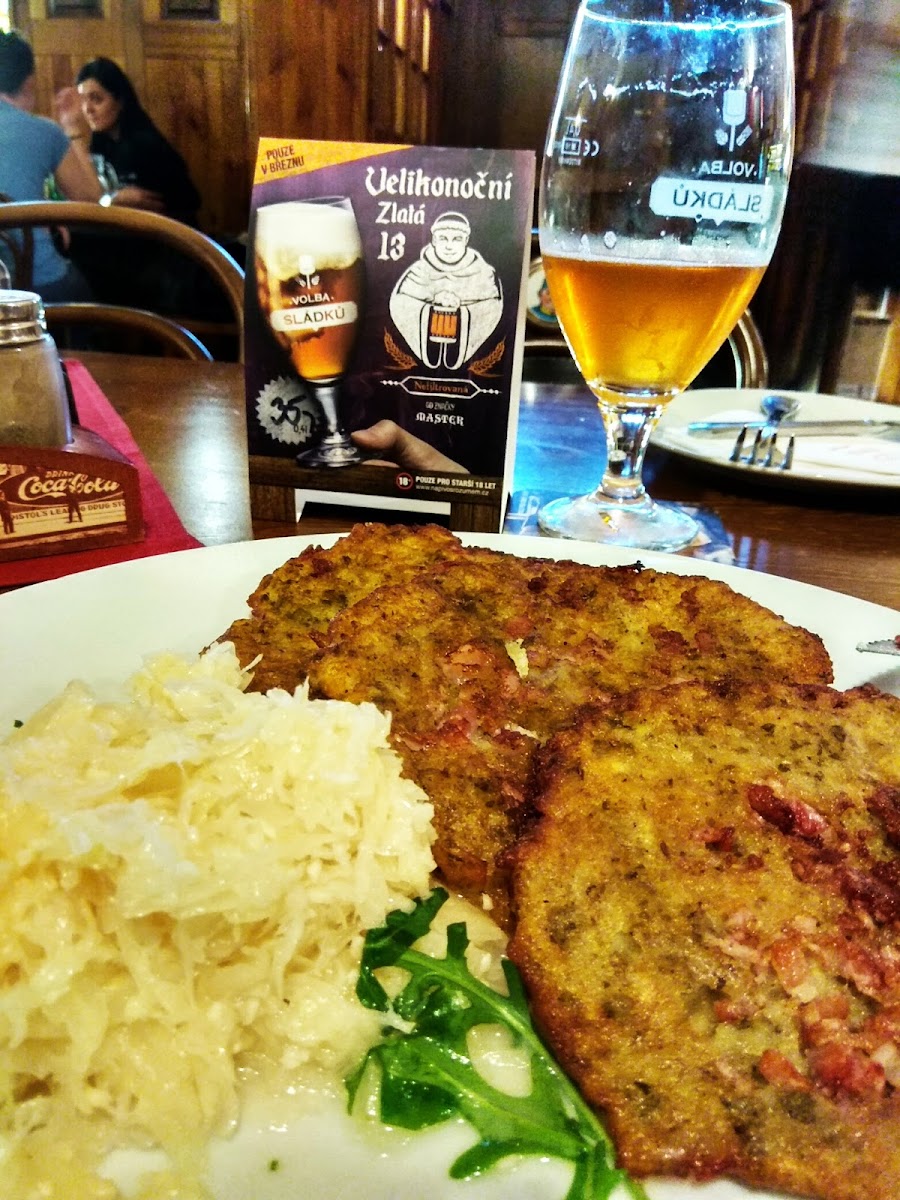 Svejk Restaurant A Pension Tivoli-8